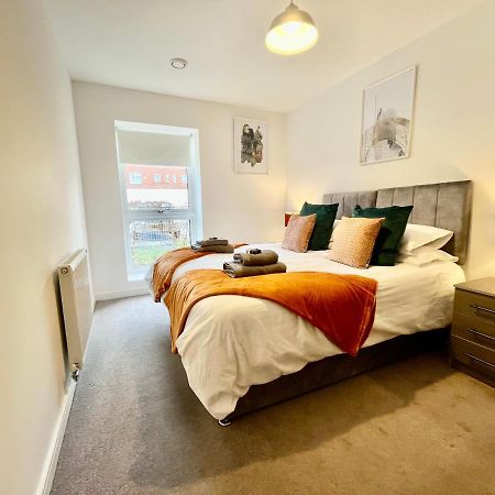 Spacious 2 Bed Ground Floor Apartment, Free Parking, Close To Historic Dockyard & Gunwharf Quays Portsmouth Esterno foto